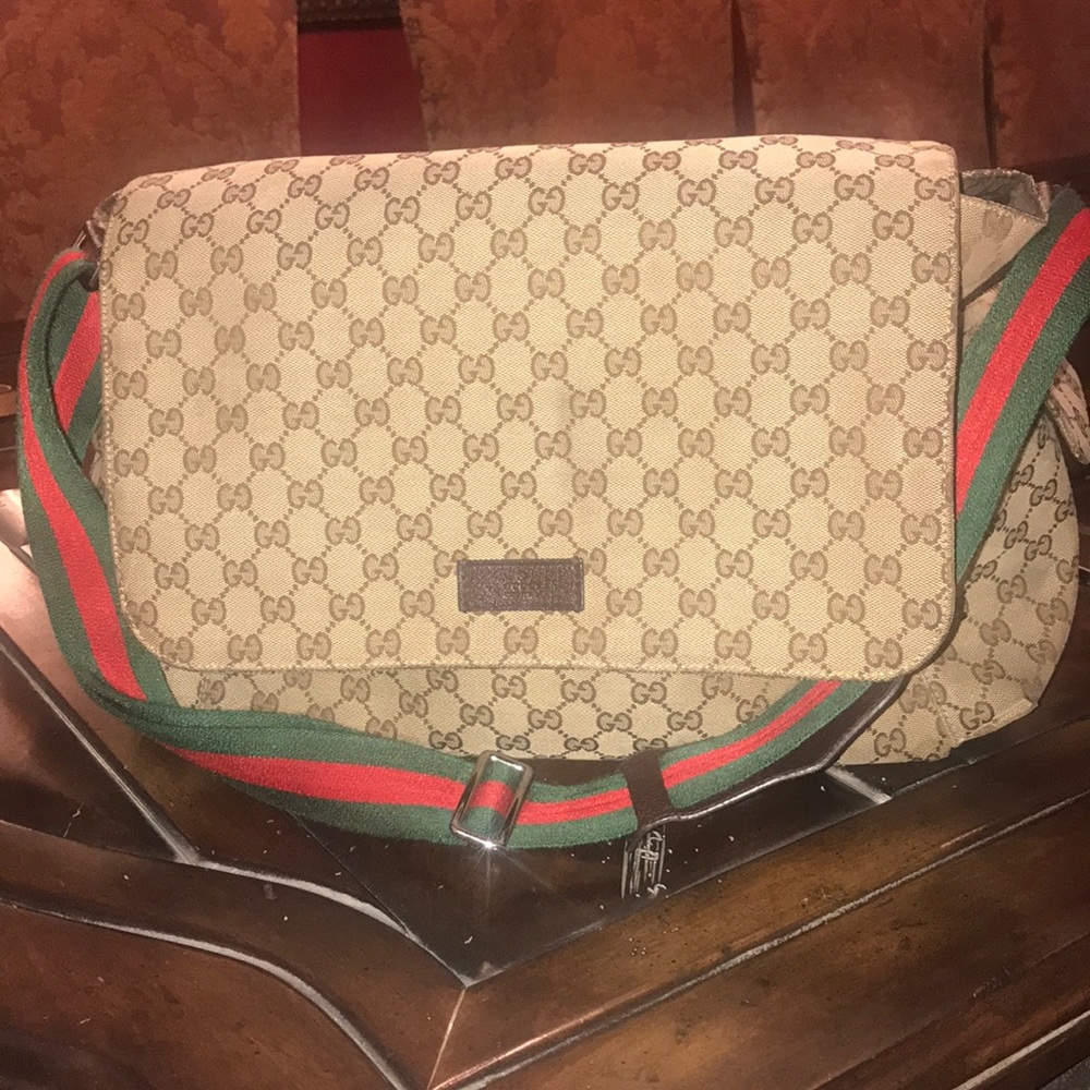 Gucci messenger